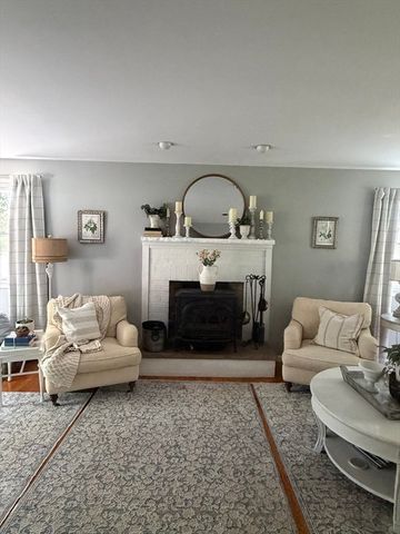 9 Pondview Ave, Pembroke, MA 02359