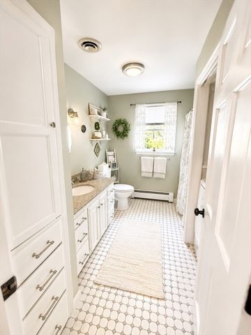 9 Pondview Ave, Pembroke, MA 02359
