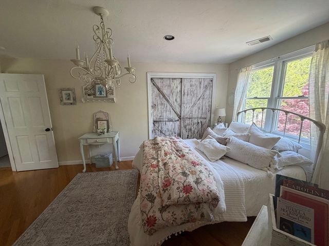 9 Pondview Ave, Pembroke, MA 02359