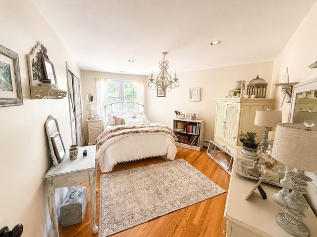 9 Pondview Ave, Pembroke, MA 02359