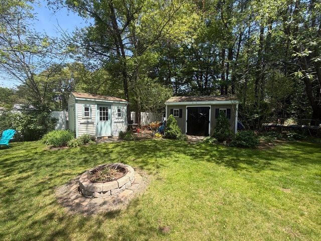 9 Pondview Ave, Pembroke, MA 02359