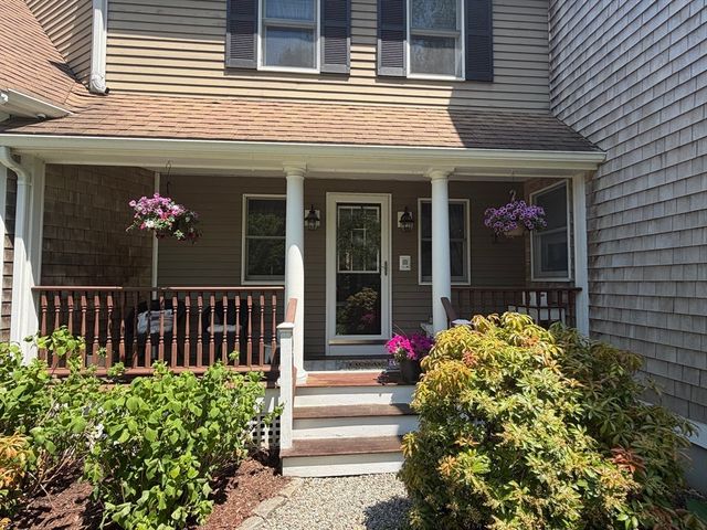 9 Pondview Ave, Pembroke, MA 02359