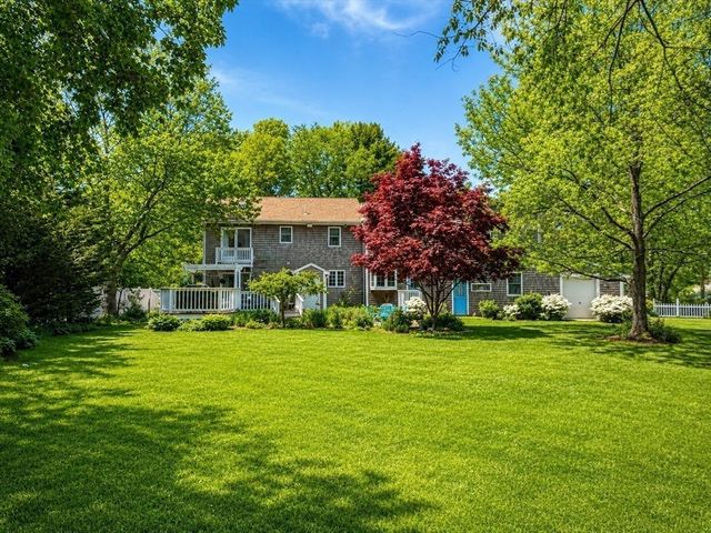 9 Pondview Ave, Pembroke, MA 02359