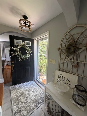 9 Pondview Ave, Pembroke, MA 02359