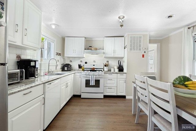 159 Maple Drive, Lodi, NJ 07644