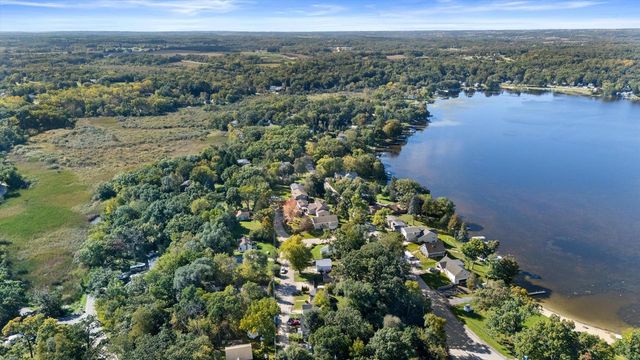 33320 Fairview COURT, Burlington, WI 53105