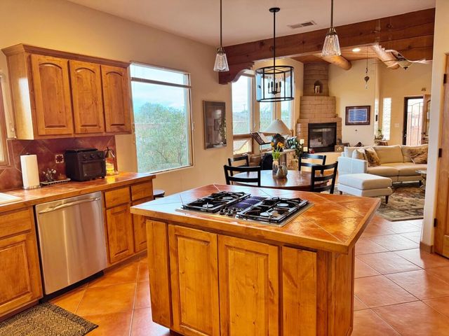 1813 Calle Barbarita NW, Albuquerque, NM 87107