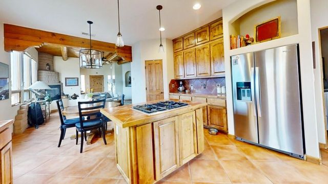 1813 Calle Barbarita NW, Albuquerque, NM 87107