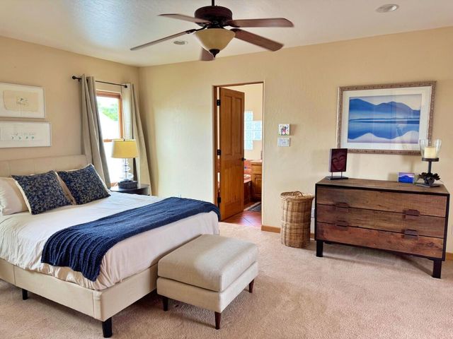 1813 Calle Barbarita NW, Albuquerque, NM 87107