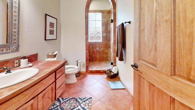 1813 Calle Barbarita NW, Albuquerque, NM 87107