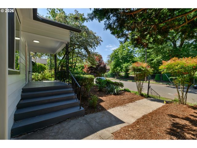 6302 N KERBY Ave, Portland, OR 97217