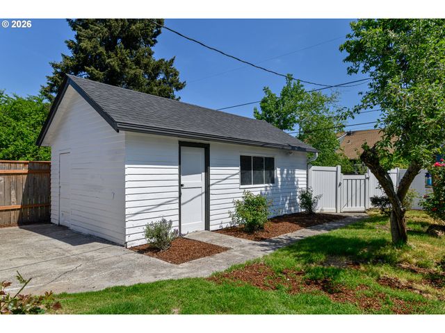 6302 N KERBY Ave, Portland, OR 97217