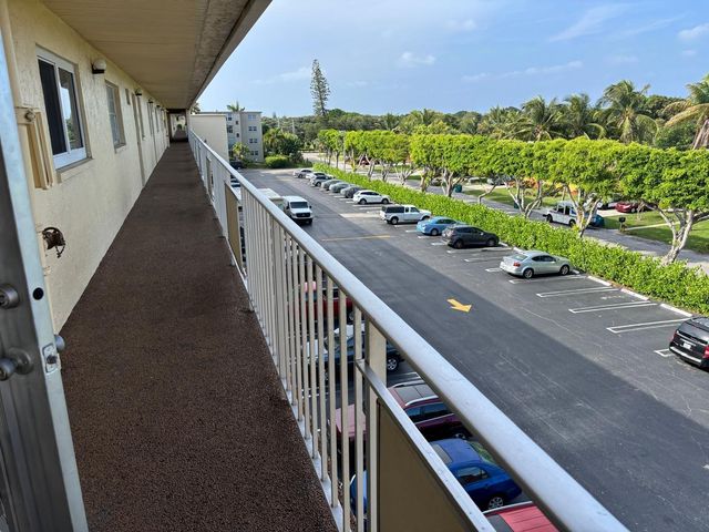 2615 NE 3RD Court 402, Boynton Beach, FL 33435