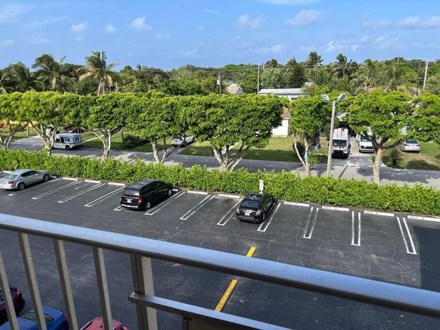 2615 NE 3RD Court 402, Boynton Beach, FL 33435