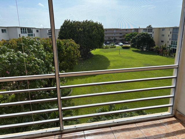 2615 NE 3RD Court 402, Boynton Beach, FL 33435