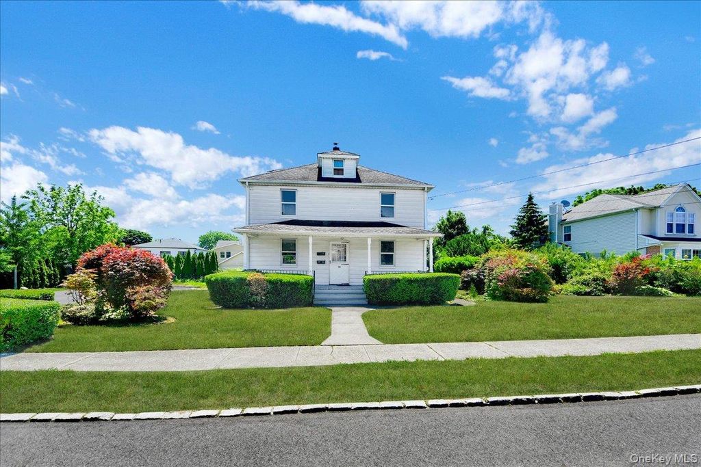 78 Maple Street, Roslyn Heights, NY 11577 — exterior