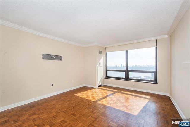 900 Palisade 18N, Fort Lee, NJ 07024