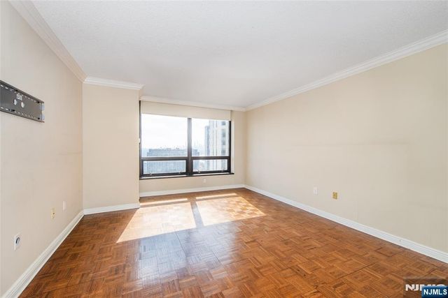 900 Palisade 18N, Fort Lee, NJ 07024