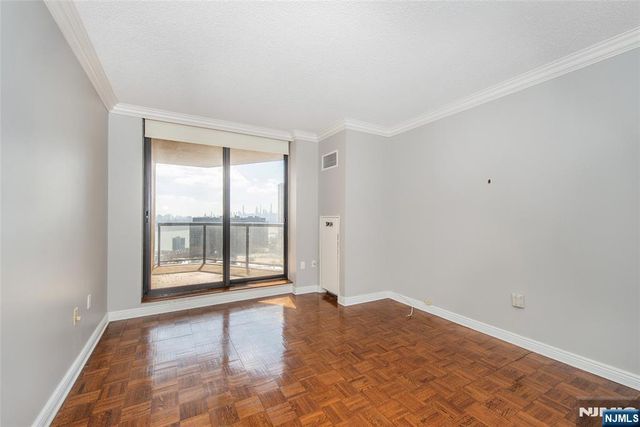 900 Palisade 18N, Fort Lee, NJ 07024