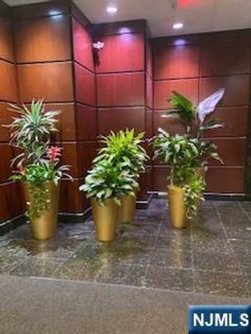 900 Palisade 18N, Fort Lee, NJ 07024