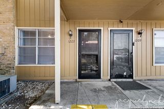 923 Vance Jackson Rd Apt 1207, San Antonio, TX 78201