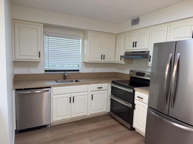 1622 Cypress Pointe Drive 4-11, Coral Springs, FL 33071