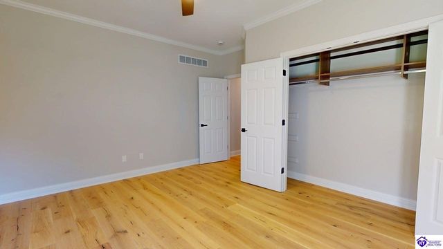 227 Evergreen Garden, Elizabethtown, KY 42701