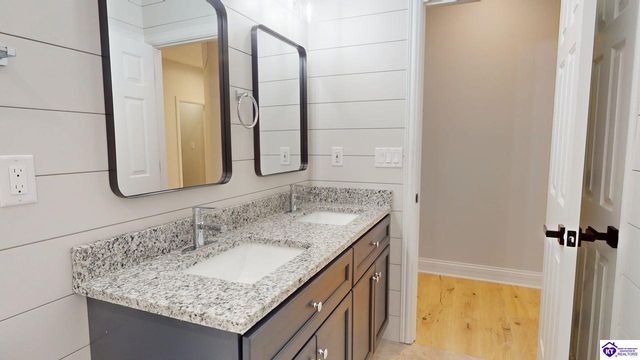 227 Evergreen Garden, Elizabethtown, KY 42701