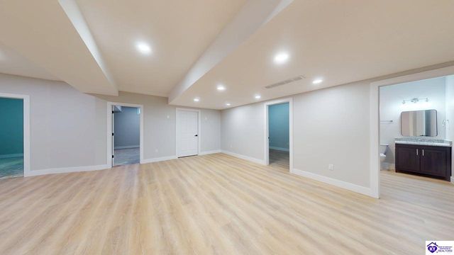 227 Evergreen Garden, Elizabethtown, KY 42701