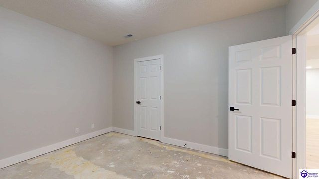 227 Evergreen Garden, Elizabethtown, KY 42701