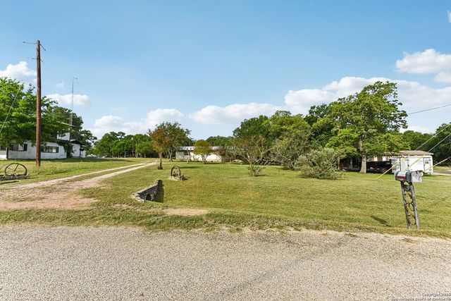 466 Chaparral, Fredericksburg, TX 78624
