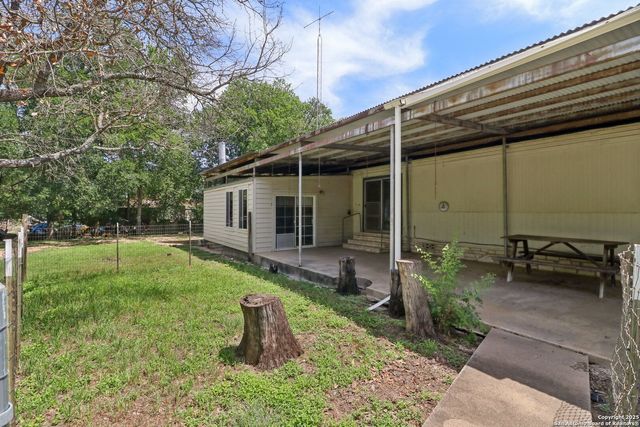 466 Chaparral, Fredericksburg, TX 78624