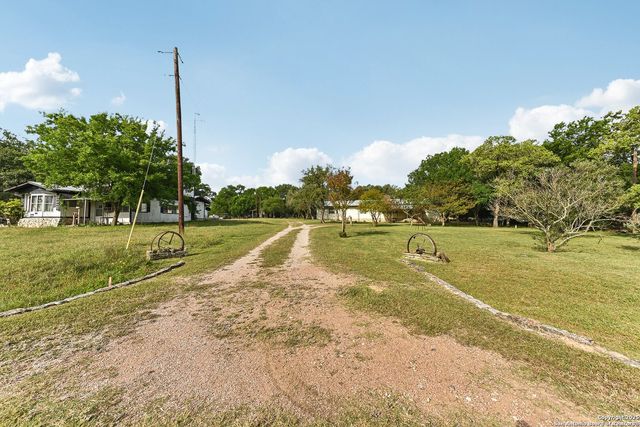 466 Chaparral, Fredericksburg, TX 78624