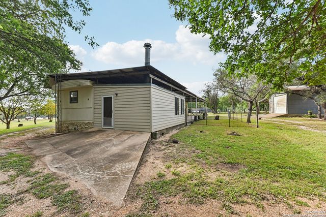 466 Chaparral, Fredericksburg, TX 78624
