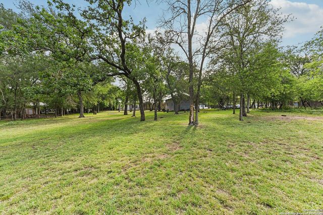 466 Chaparral, Fredericksburg, TX 78624