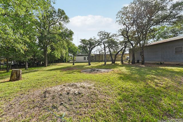 466 Chaparral, Fredericksburg, TX 78624