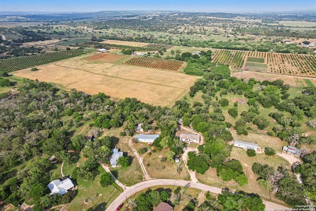 466 Chaparral, Fredericksburg, TX 78624