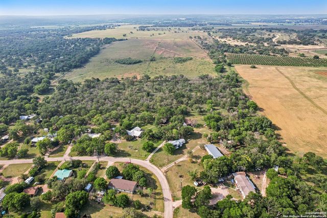 466 Chaparral, Fredericksburg, TX 78624