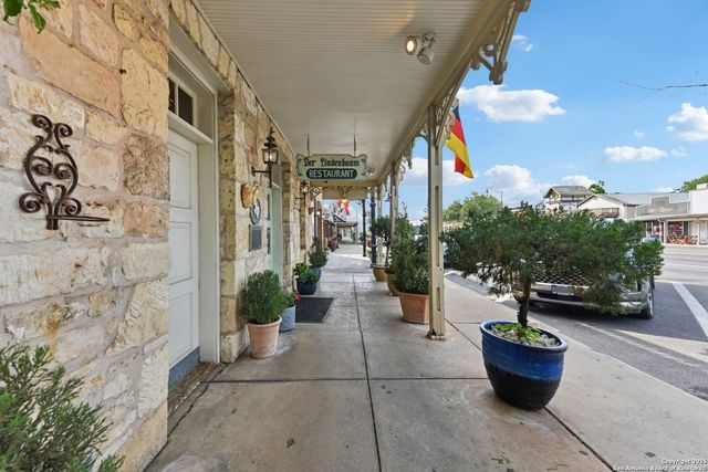 466 Chaparral, Fredericksburg, TX 78624