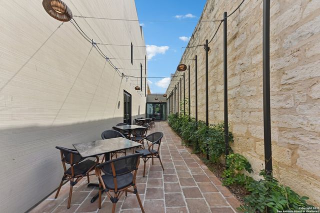 466 Chaparral, Fredericksburg, TX 78624