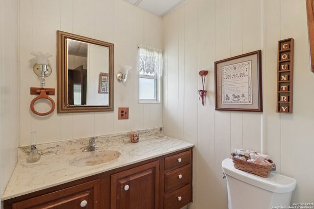 466 Chaparral, Fredericksburg, TX 78624