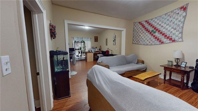 526-528 W Austin Boulevard, Nevada, MO 64772