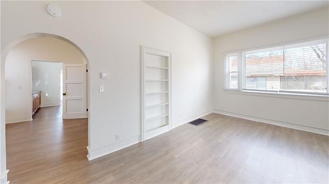 526-528 W Austin Boulevard, Nevada, MO 64772