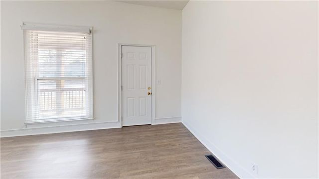 526-528 W Austin Boulevard, Nevada, MO 64772