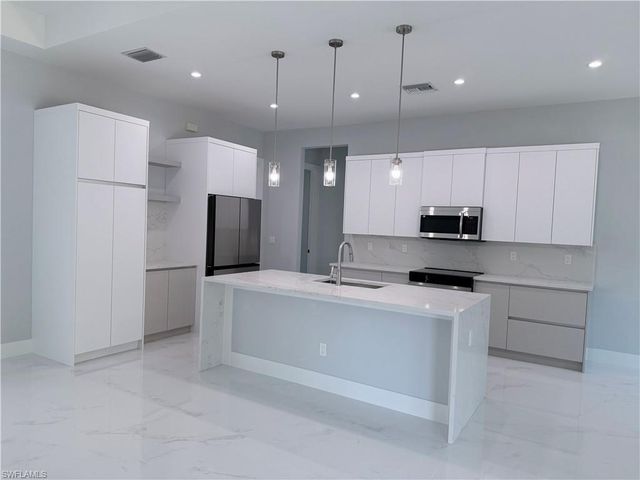 3359 6th AVE SE, Naples, FL 34117