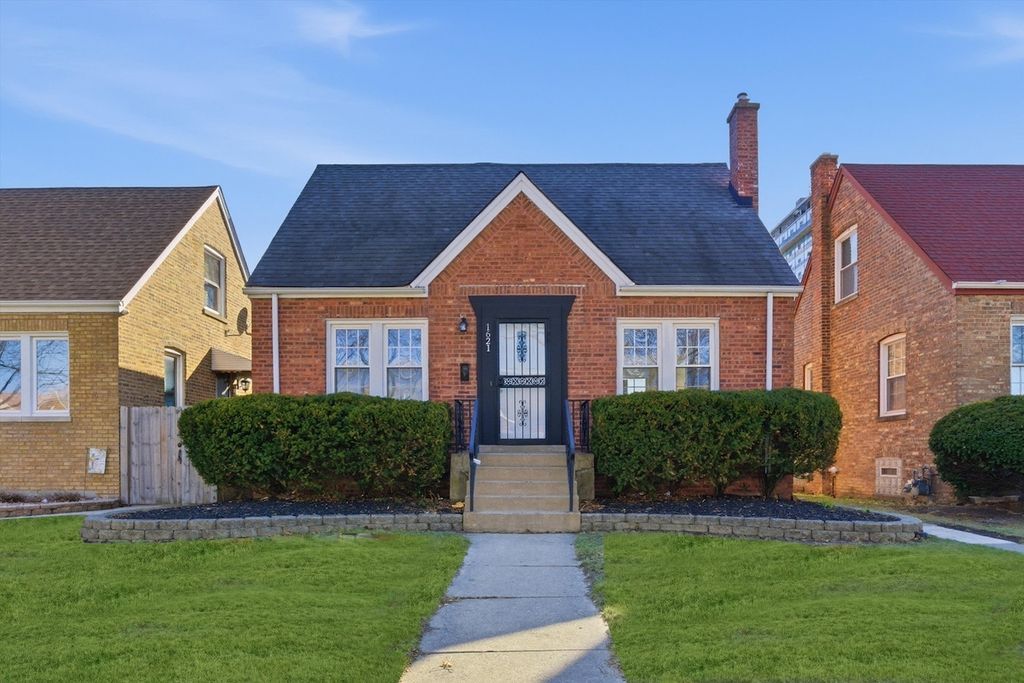 1621 N 73rd Court, Elmwood Park, IL 60707