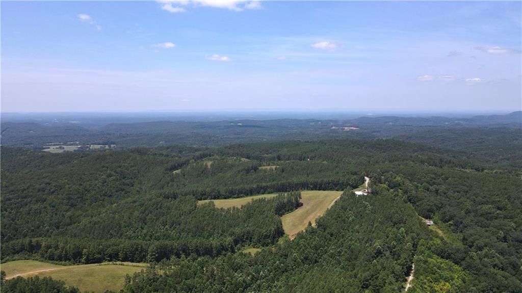 Image 11 of property listing at 1100 Fuller Mountain, Fairmount, GA 30143
