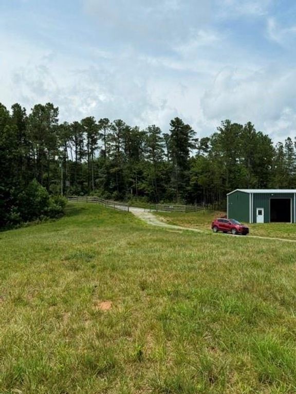 Image 14 of property listing at 1100 Fuller Mountain, Fairmount, GA 30143
