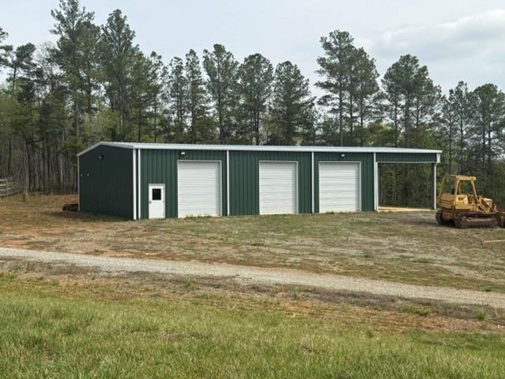 Image 15 of property listing at 1100 Fuller Mountain, Fairmount, GA 30143