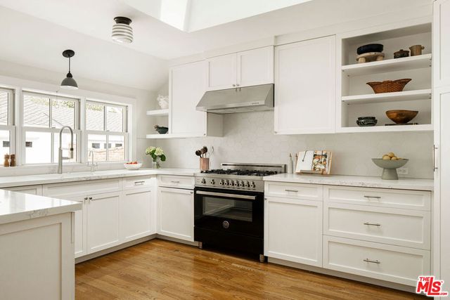 3206 Purdue Avenue, Los Angeles, CA 90066
